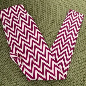 LuLaRoe Happy Hearts One Size Leggings